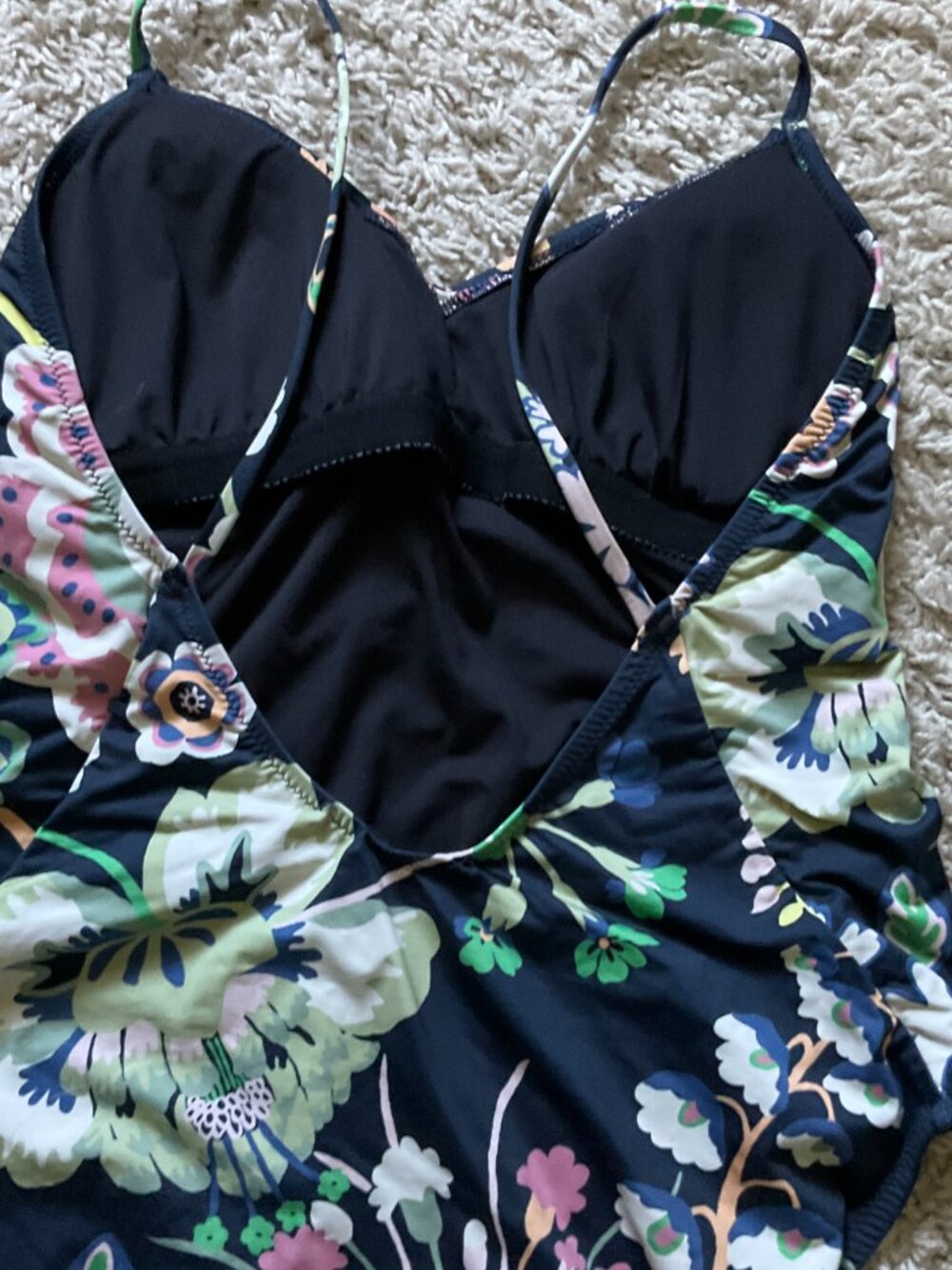 J.CREW one-piece swimsuit in floral print. SIZE: 6. COLOR: navy multi. - Picture 4 of 6